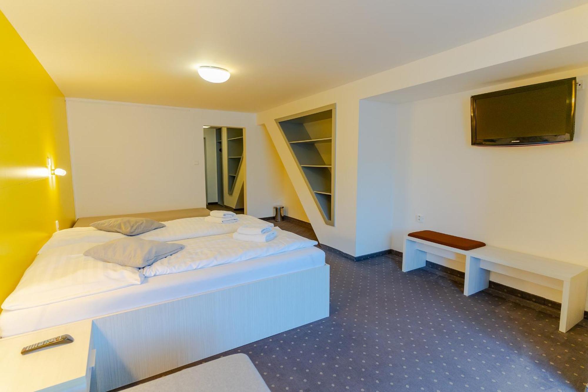 Ostredok Hotel